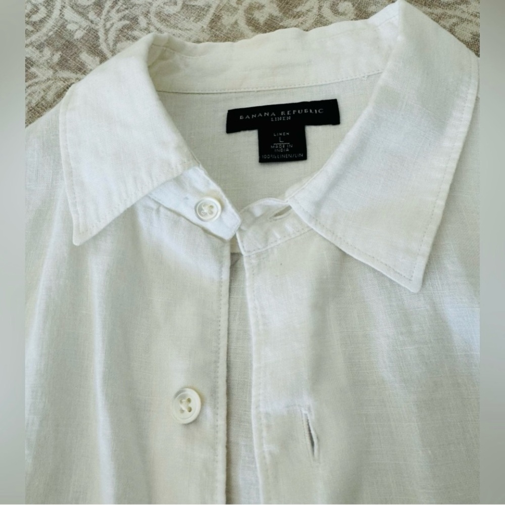 Banana Republic Men’s White Linen Shirt. Size Large